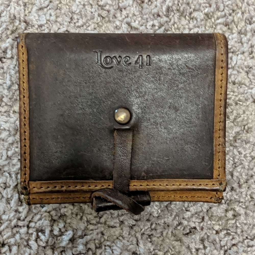Love41 bi-fold wallet